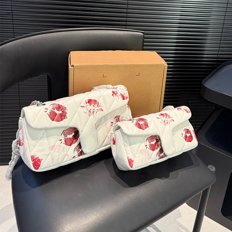 Brand Designer Shoulder Bag Kiss Lip Print Quilting , Stylish Crossbody bags with Chain, Multi-Colors Handbag for Women Yuki019