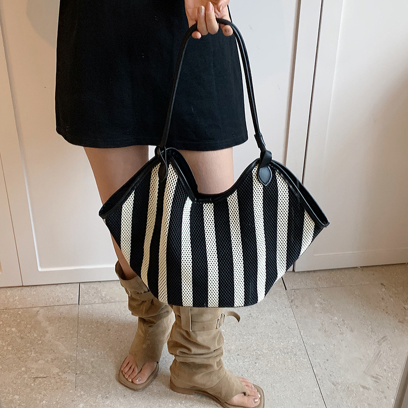 New Minimalist Striped Series Designer Fashionable Korean Style Bucket Tote Bag 2025 Free Shipping New Women's Casual Lazy Style Armpit High-qual