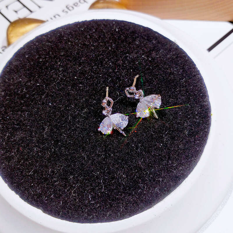 Earstuds, women's sier needles, temperament, Korean ear clips, ballet design sense, internet famous earrings, 2025 new earring trend