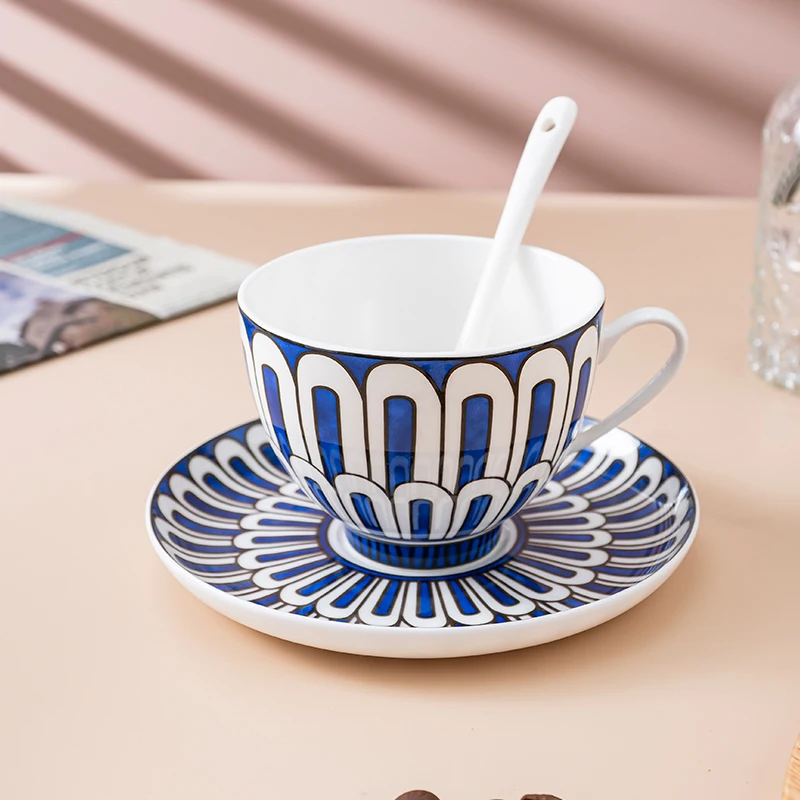 Fine Porcelain Set Tableware Retro Coffee Cup Ceramic Mug Vintage Bone China Dinner Plates Dinnerware Wedding Gift 123