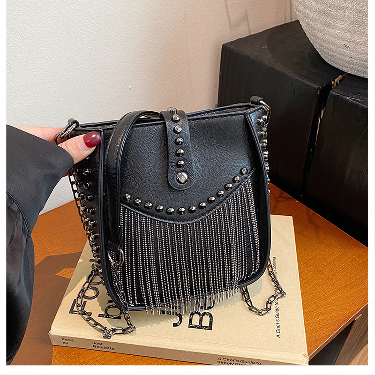 New Minimalist Series Designer Bucket Bag 2025 New Women's Designer Bag Punk Style Su Fashion Single Shoulder Slanted Body Mobile Phone High-end 