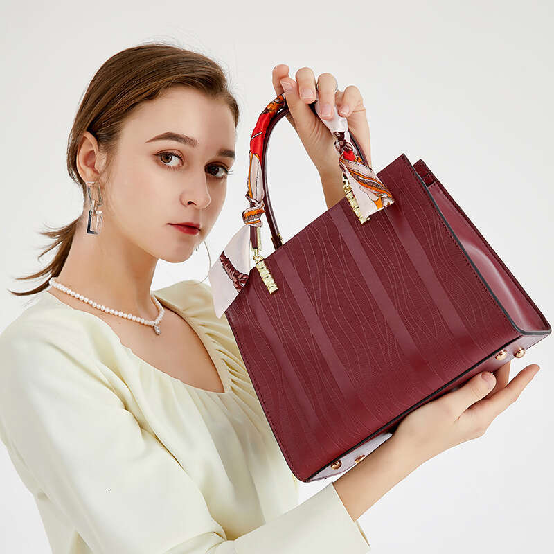 Middle Aged Women S Mother S Handbag New Trend Large Capacity Red Bag Wedding Bag