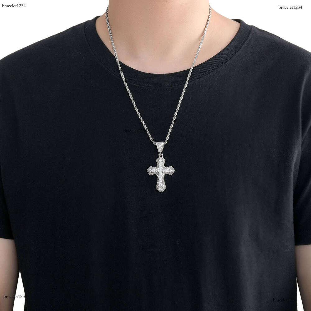 Luxury designer Cross Pendant Ice out VVS Moissanite Pendant Solid Men's and Women's Hip Hop Necklace with free shipping
