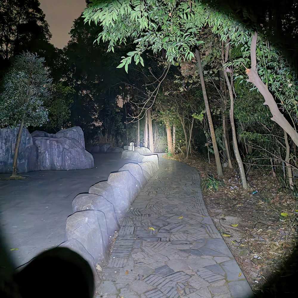 Convoy C8 Plus flash with SST20 7135 * 8 LED flash 18650 torch 12 sets portable high-power tactical work Latarka Z250422