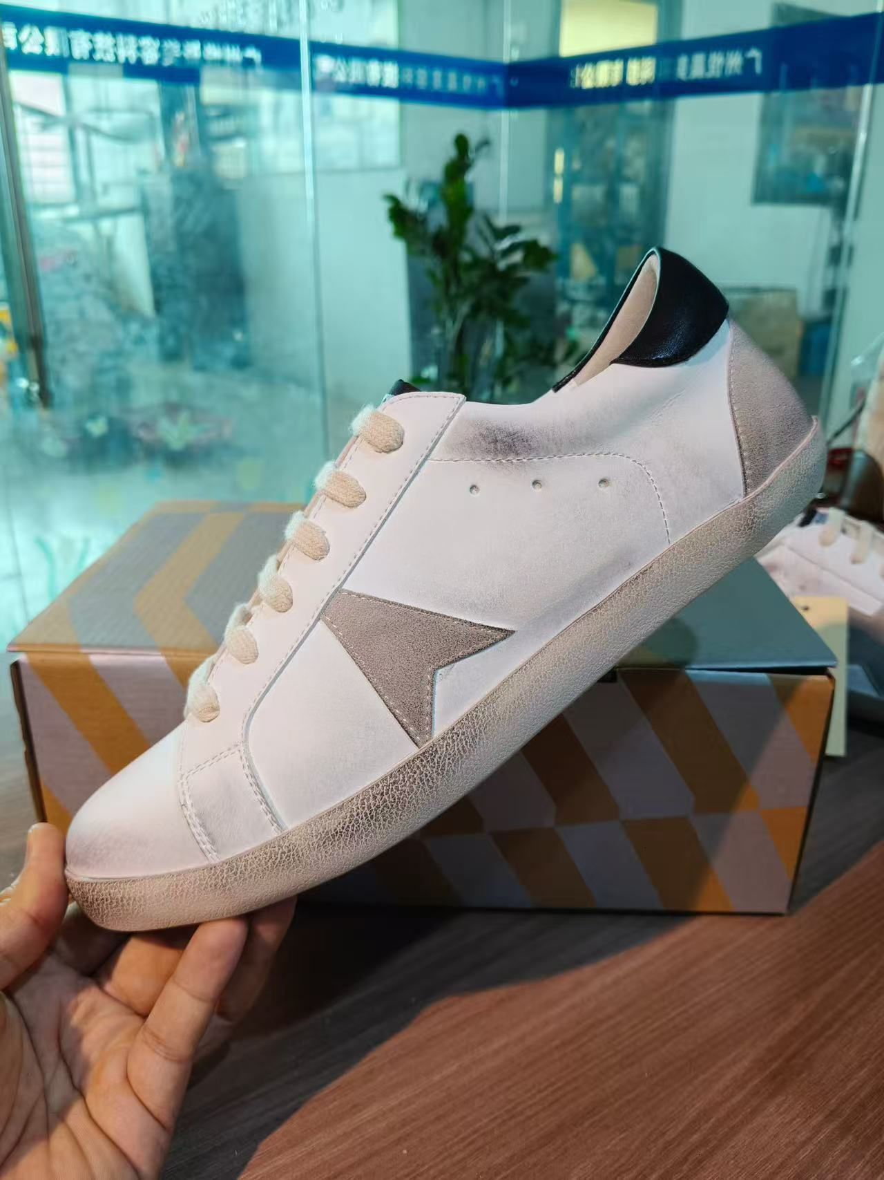 Christmas Gift Luxury Shoes Retro Dirty Shoes Women's Light Luxury Couple Shoes Shining Fashion Casual Shoes Trendy New Designer Shoes