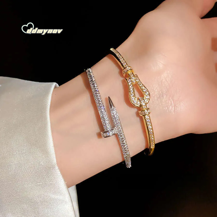 Bracelet Designer Luxury jewelry bangle for women Copper plated with 18K gold Dia Studded Open Bracelets High End Fashion Personality Design Holiday g