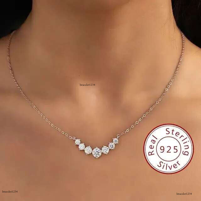 Fine Jewelry Twin Heart Halo Shape Dia Moissanite Pendant Necklaces Sterg Sier Chain For Women Engagement