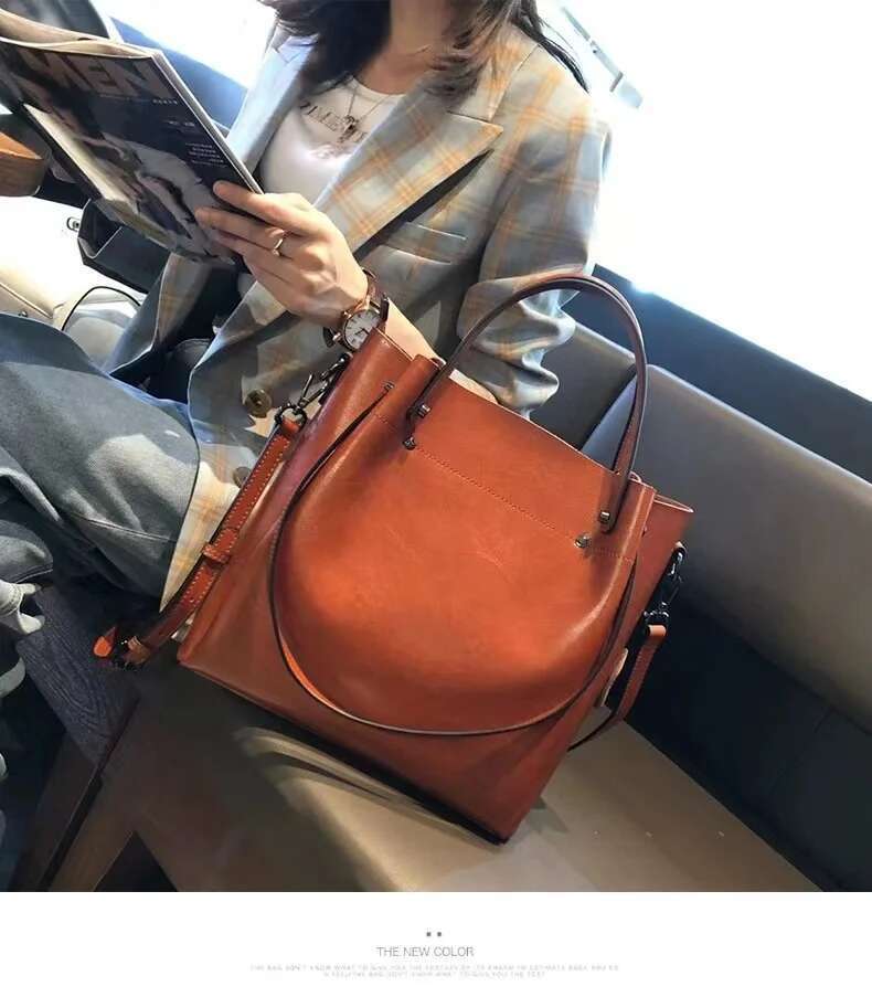 Top Layer Cowhide Women's 2025 New Single Shoulder Carrying Crossbody Bag,Large Capacity Genuine Leather Retro Bag For Women Designer's bag