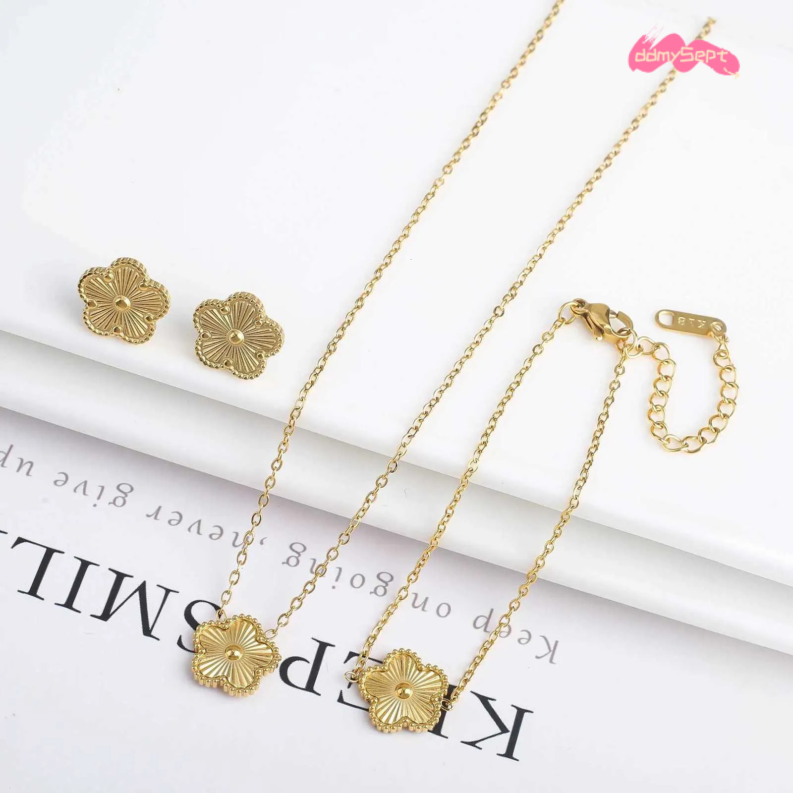 Simple Stainless Steel Flower Five Leaf Necklace Bracelet Earrings Plated Jewelry Set For Women Girl Gift Clover ddmysept