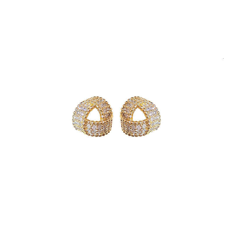 Dongdaemun Small and Simple 2025 New Trendy Internet Celebrity Versatile Earrings Women's Sier Needle Ear Accessories