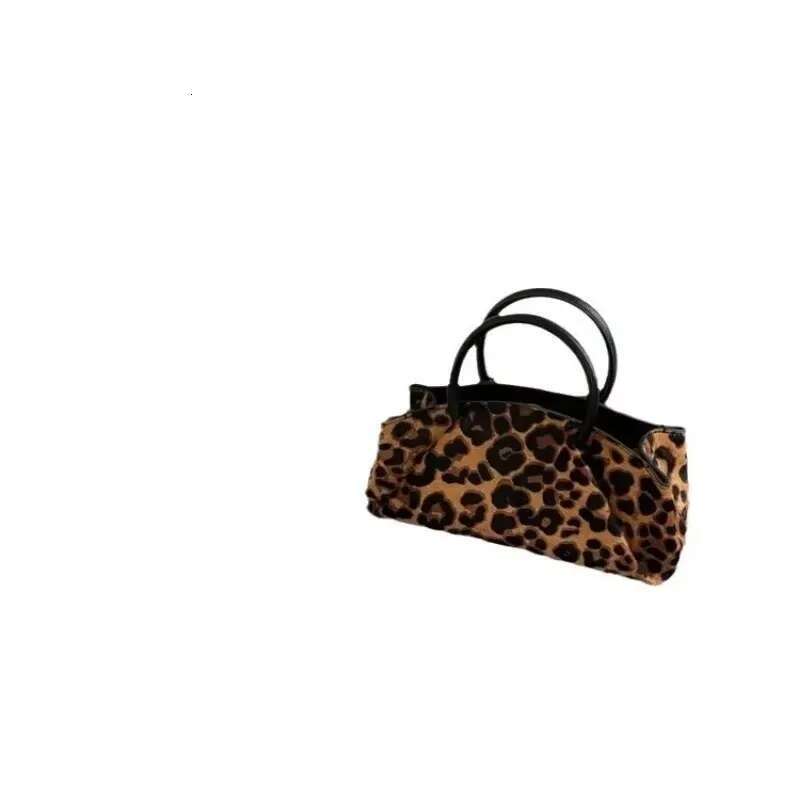 Designer Bag 2025 2024 New Leather Women's Niche Design Bag Fashionable And Versatile Single Shoulder Crossbody High-End Leopard Print Handbag Lu