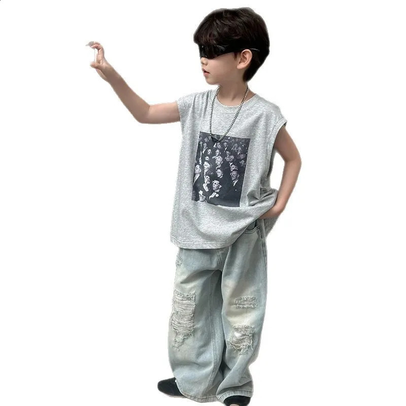 Spring Summer Autumn 210 Year Old Boys Jeans Loose Wide Leg Pants Light Blue Tear Childrens Versatile Trousers A2588 250414z