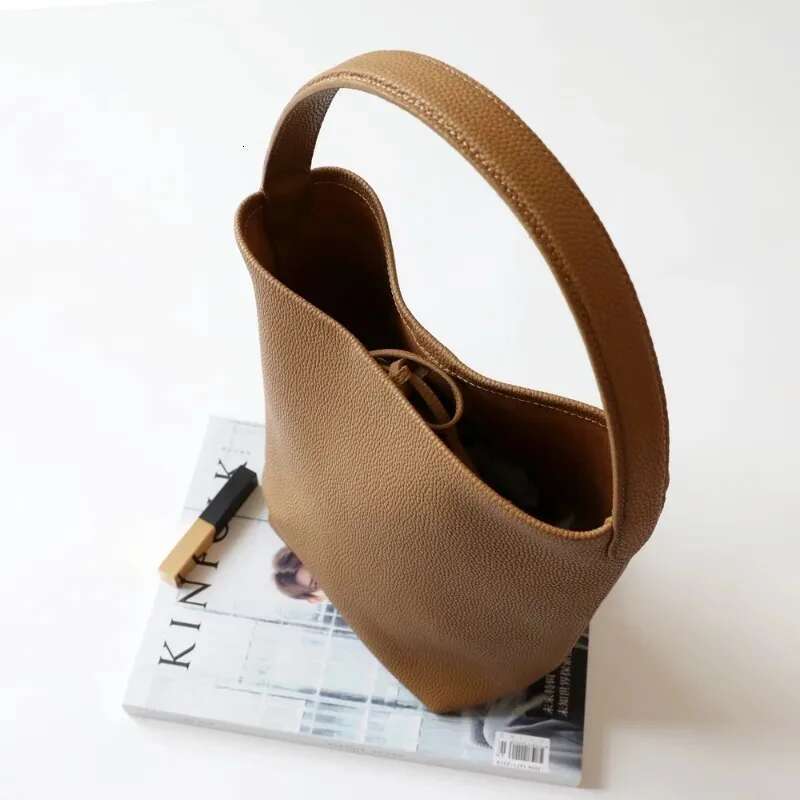 Designer Bag 2025 Hot Sale Brand Women Fashion Lady Casual Leather Shoulder Bag Soft Underarm Pack Female Tote Bucket Handbag For Girls Luxury Bag