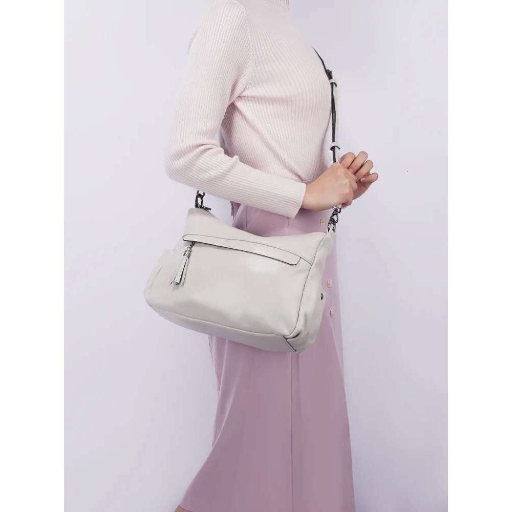 Designer Bag Zency Beige 100% Genuine Leather Soft Hobo Shoulder Women's Handbags Trendy Crossbody Bag Tassel Designer Underarm Bags