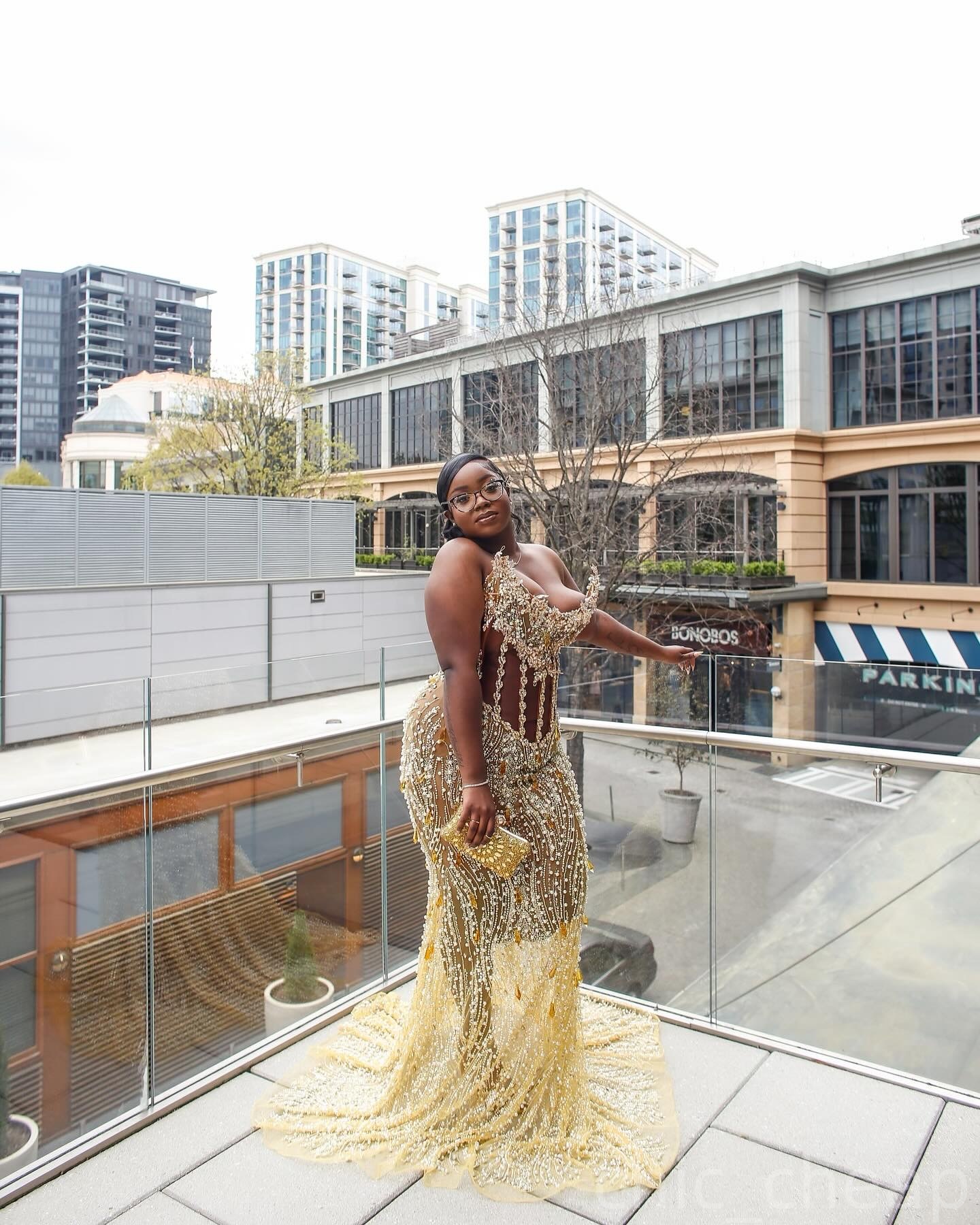 Gold Mermaid Plus Size Prom Dresses 2025 Rhinestones Beaded Sequined Illusion Evening Formal Party Second Birthday Engagement Gowns Dress For Special 