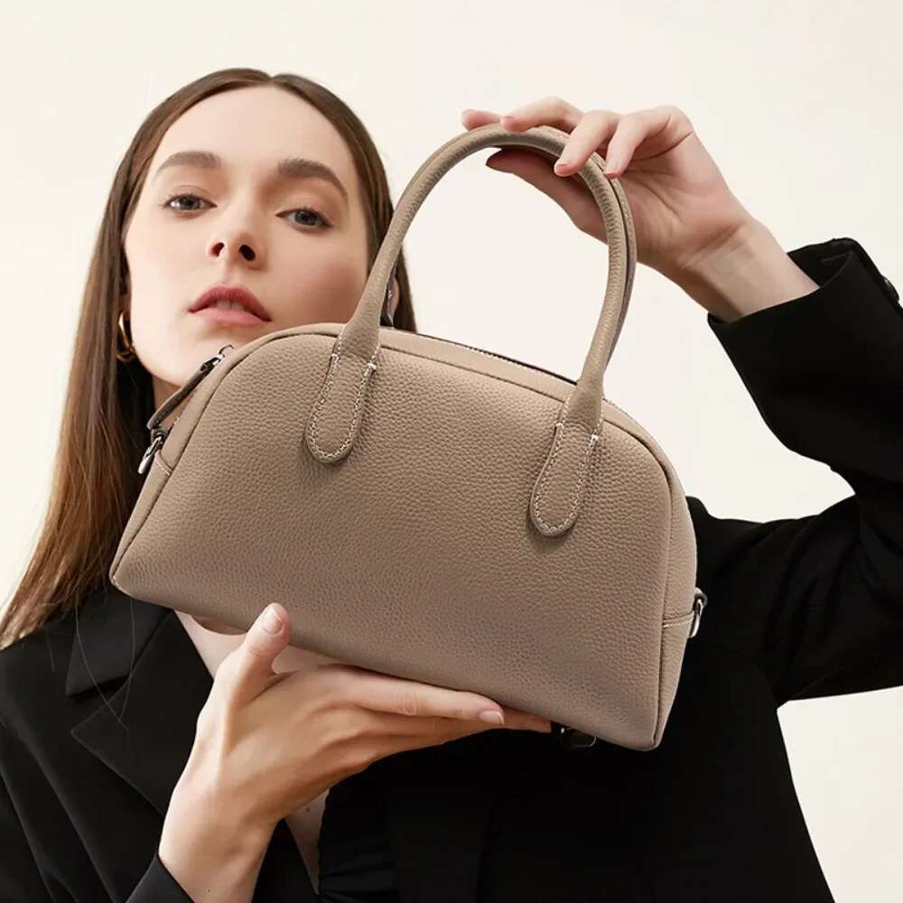 Retro Niche Tote Bowling Handbag New Commuter First Layer Cowhide Boston Large Capacity Women's Bag