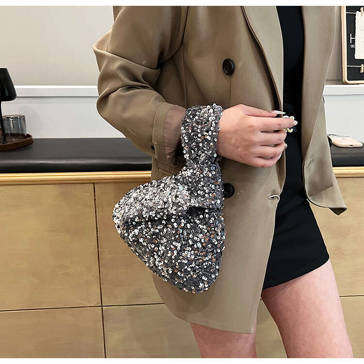 Fashionable And Personalized Texture Sequin Bucket For Women's 2024 New Light Luxury Trendy Hundred Paired Handheld Banquet Bag