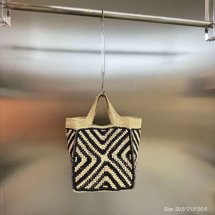 Ins Style Resort Beach Bag New Handheld Lafite Grass Hand Woven Casual Handbag Internet Celebrity Vacation Beach Bag Trend KQ
