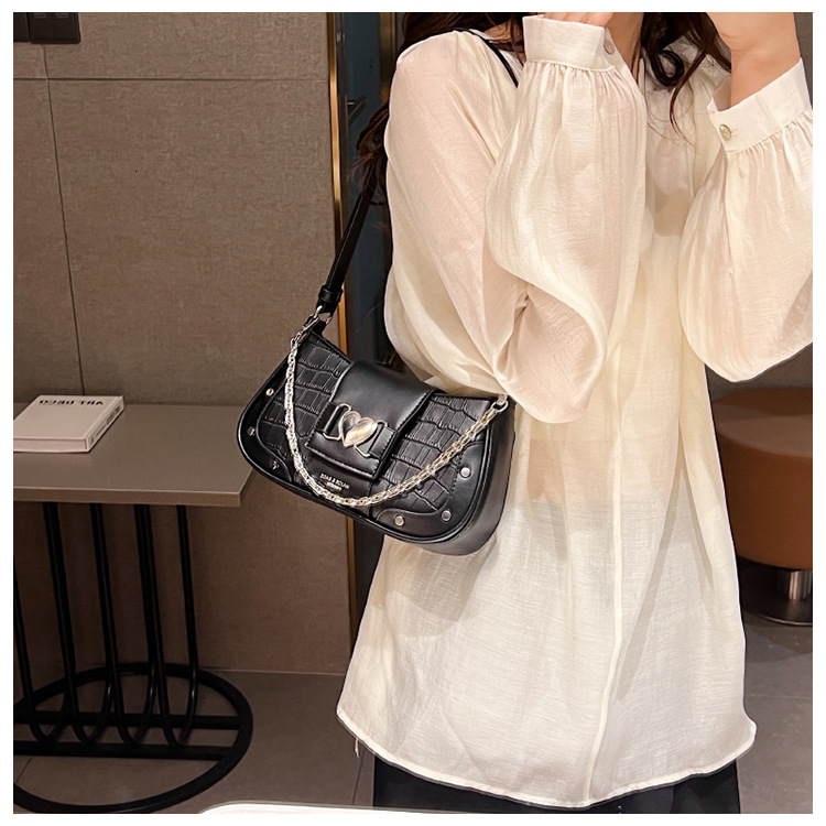 New Minimalist Designer Series Chain Armpit 2025 Free Shipping High-end Women's Stone Patterned Small Square Bag One Shoulder French Bamboo Pole 
