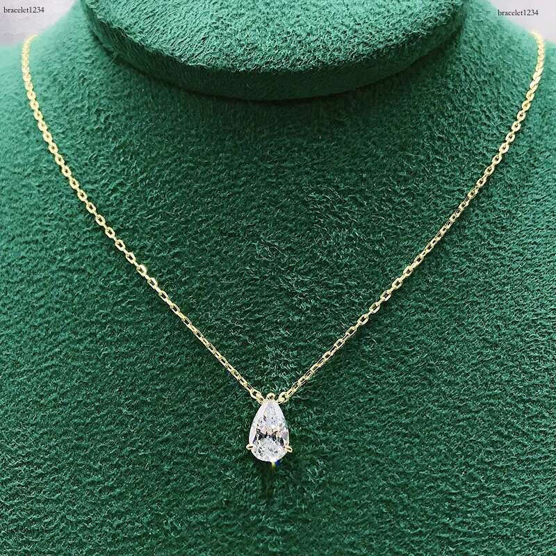 Choucong 2024 Water Drop Pendant Simple Fine Jewelry Real Sterg Sier Pear Cut White Moissanite Dia Gemstones Party Women Gold Earring Gift