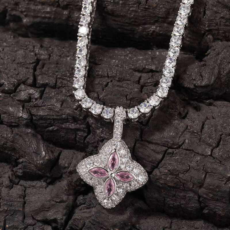 Uwin Iced Out Luminous Colorful VVS Moissanite Clover Blue Marquise Pattern Infinity Pendant