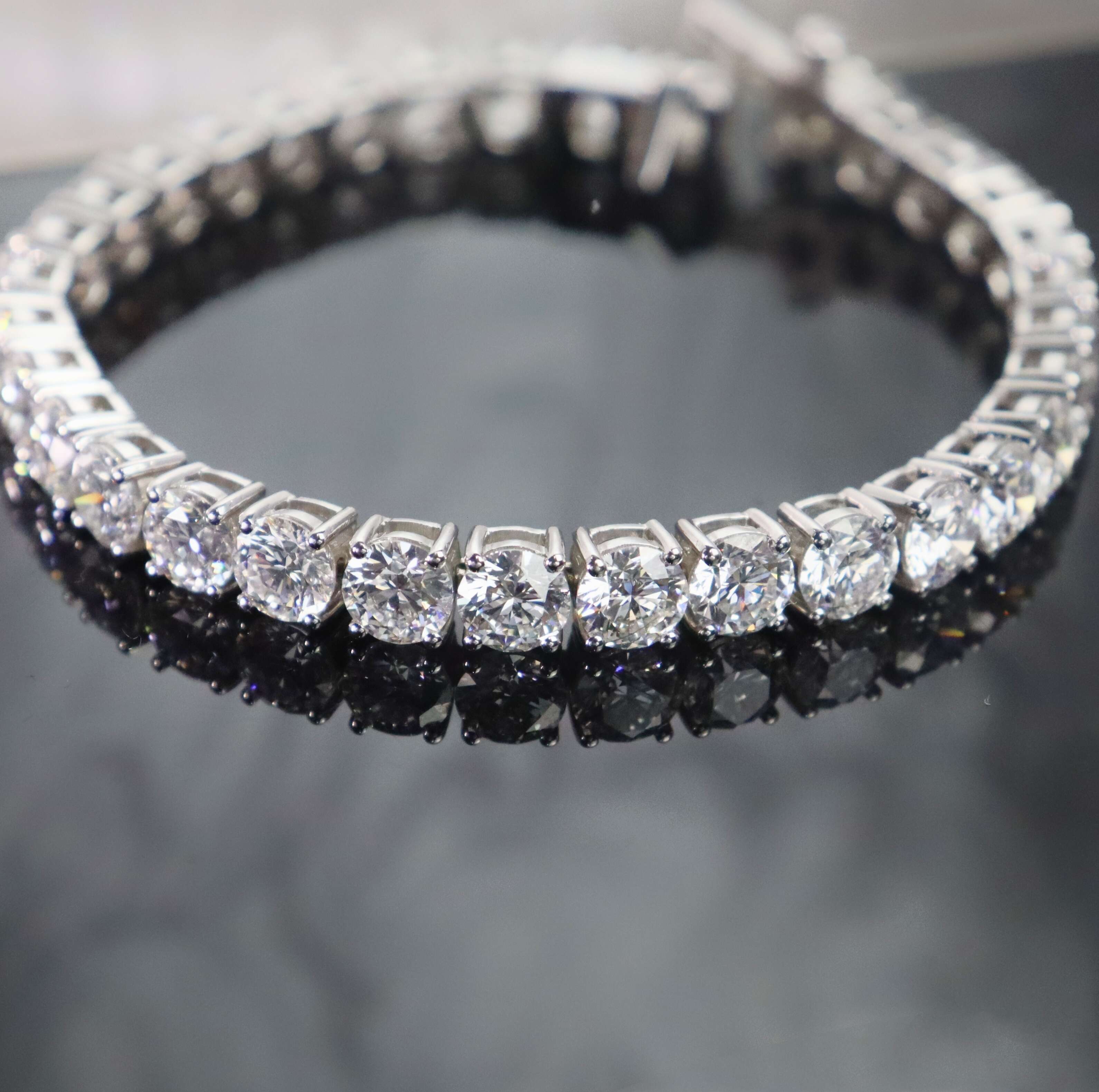 Customizable 18K Gold Diamond Bracelet IGI GIA Lab Grown Diamond for Engagement Wedding or Banquets Fine Jewelry