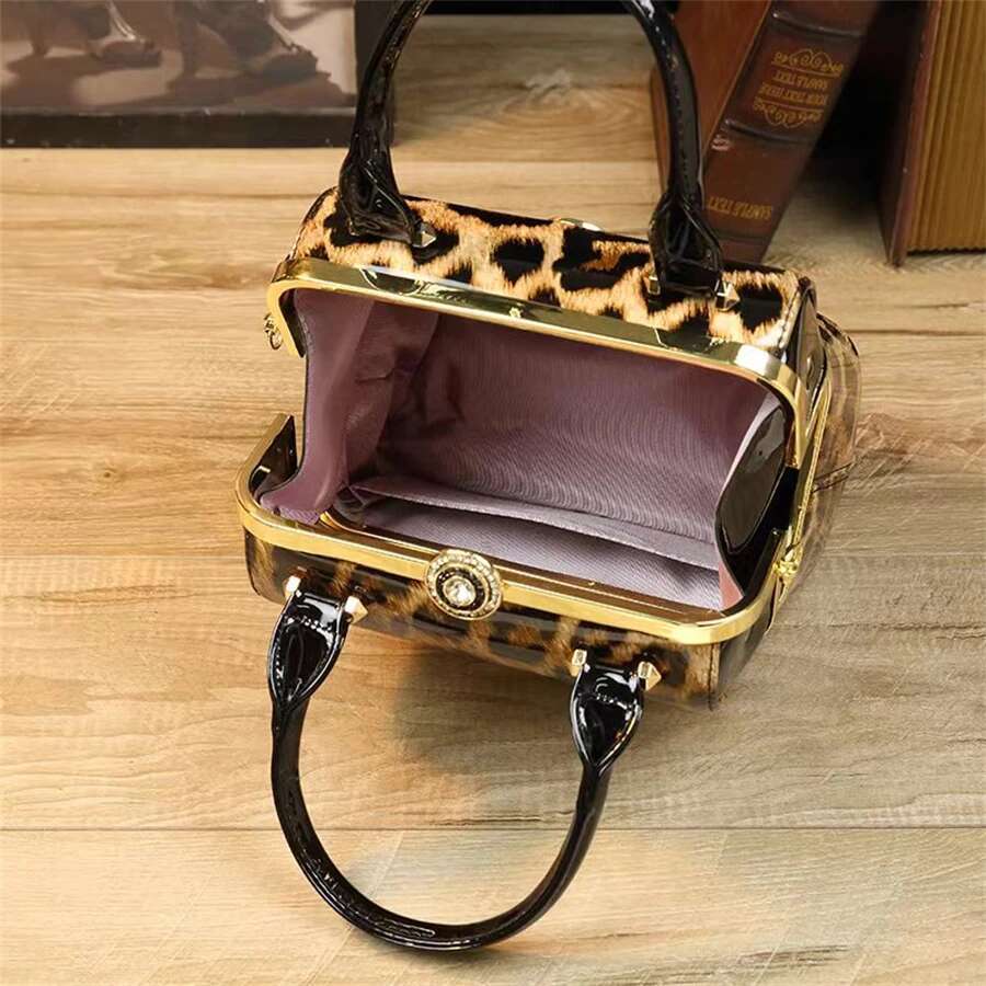 New Minimalist And Fashionable Small Handbag, High-End Carriage Crossbody Bag, Portable Box Bag Fashion Crossbody Bags Ladies'