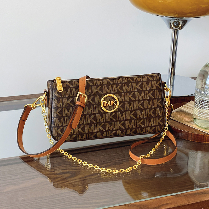 Chic Two-Way Carry Option Sleek Women's Leather Crossbody Purse Featuring Multi-functional Fastening designer