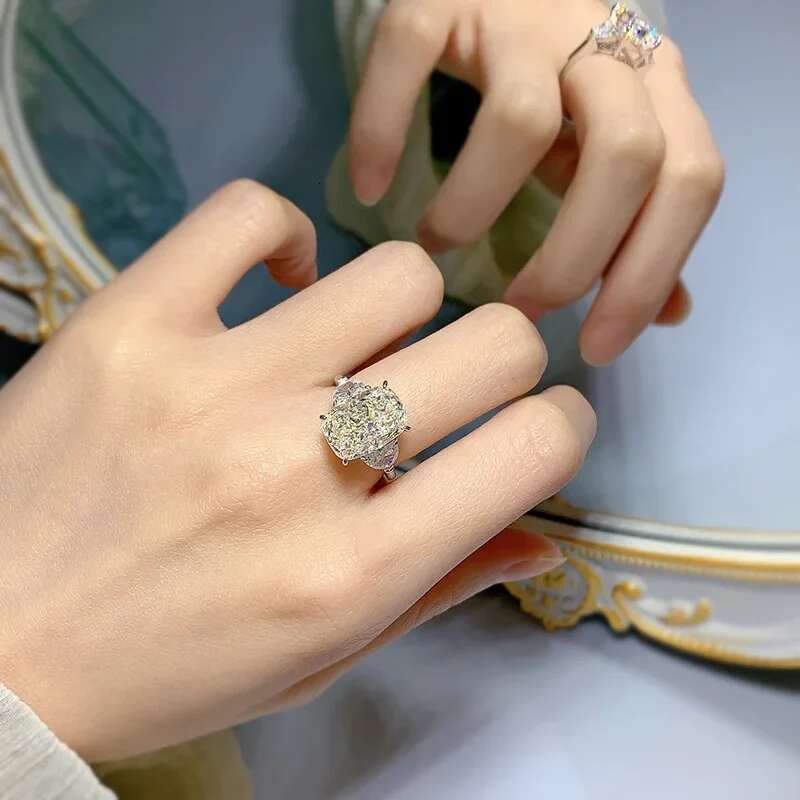 Korean New S925 Silver 9 * 13mm White G Pigeon Egg High Carbon Diamond Ring Fashion Simple Ring Fashion Jewelry