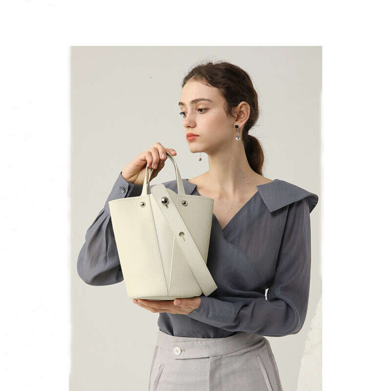 Small Niche Design Bucket Large Capacity Vegetable Basket Bag New Summer Single Shoulder Hand Held Women S Bag