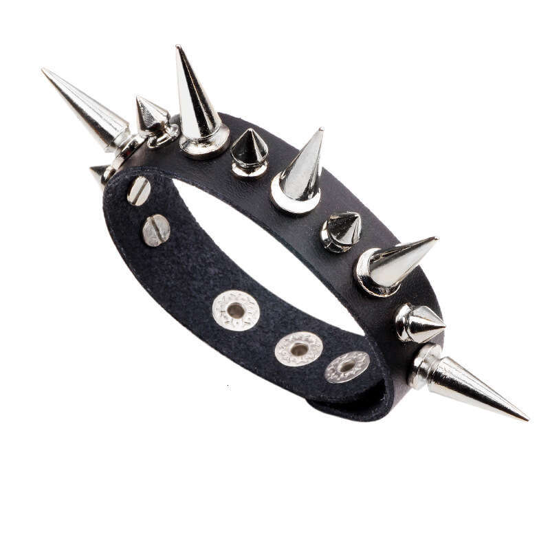 Personalized Fashion Trendy Rivet Men's High End Sensation Pointed Nail Bracelet