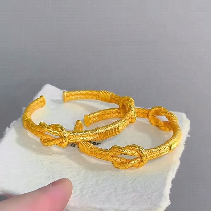 Three-sided crushed ice wide auspicious words bracelet, Vietnamese sand gold crushed ice fashionable light luxury wristband wedding bracelet