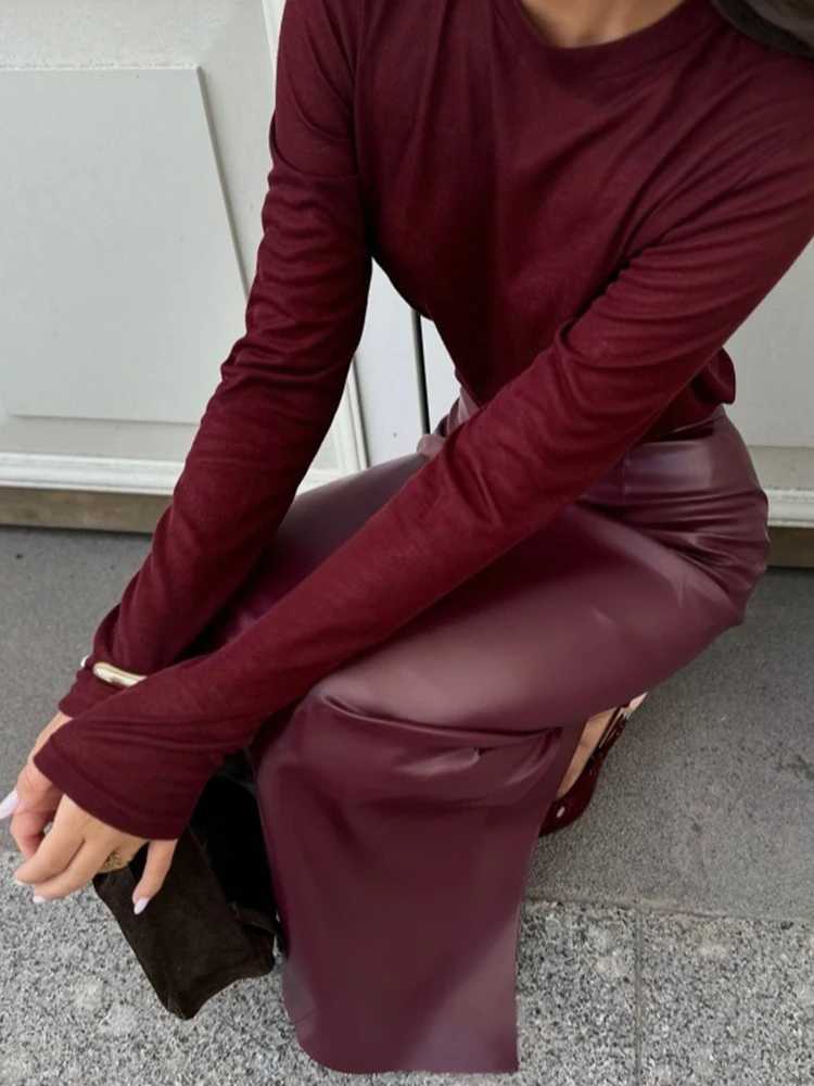 Trendix Womens Elegant Burgundy Skiing High Waist Slim Fashion Sewing Long Skiing Womens Party Slim Club Sexy Retro PU Skiing M250424