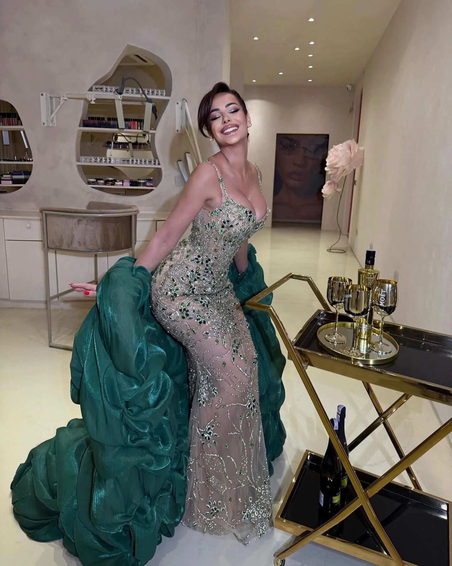 Exquisite Crystal Evening Dresses Spaghetti Straps Prom Gowns Detachable Train Beading Illusion Customized Formal Occasion Party Dress Vestidos de noc