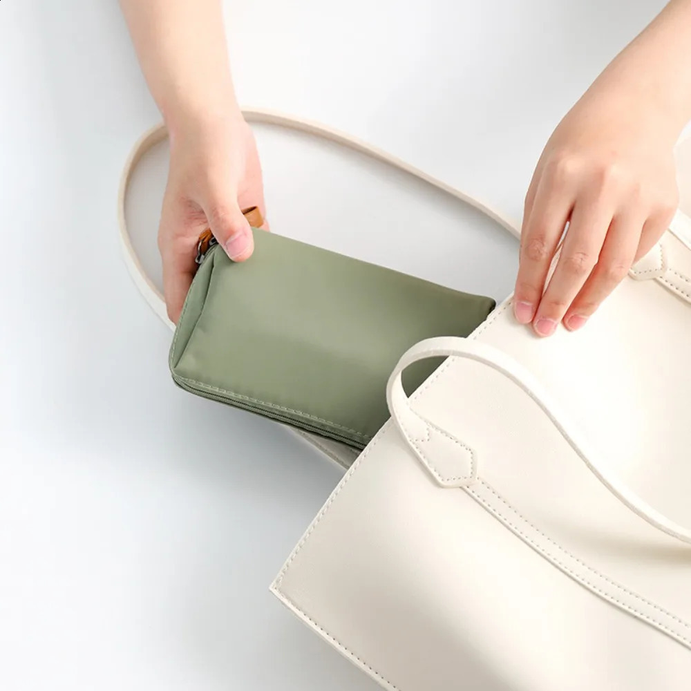 Large Capacity Travel Cosmetic Bag Waterproof Portable Makeup Pouch Bag Multifunctional Korean Style Toiletry Organizer Women R250424