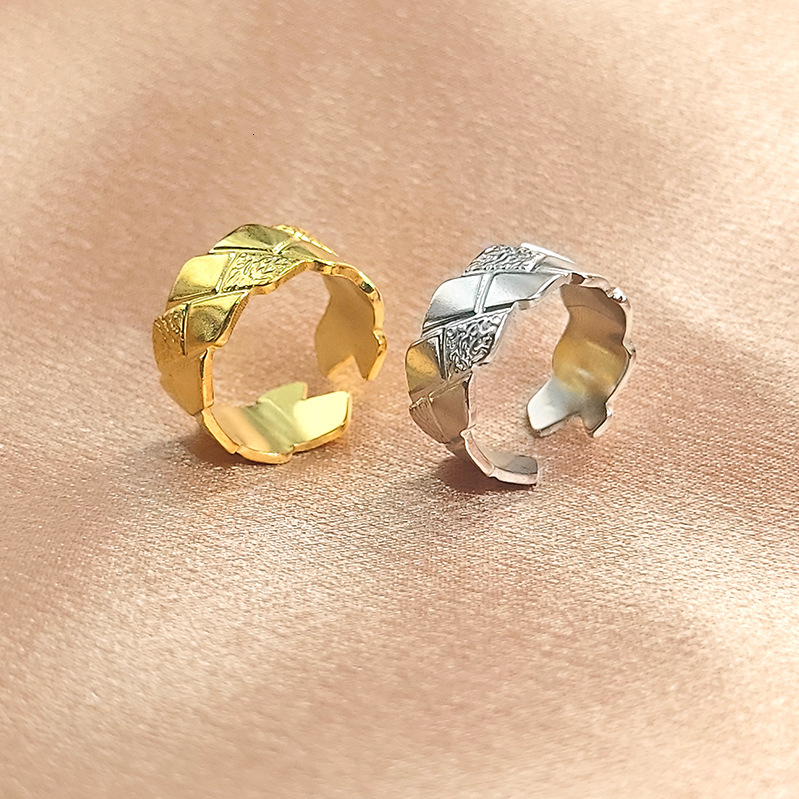 Fashionable geometric diamond stainless ring, niche design, genuine gold electroplating, internet famous temperament, titanium steel ring