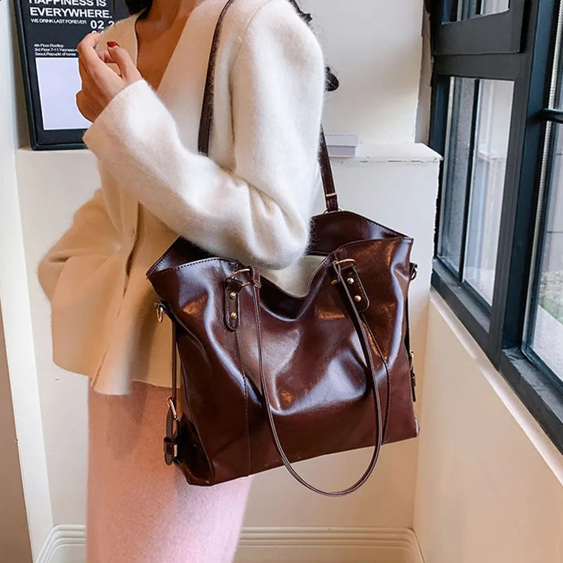 Ladys Shoulder Bag With Large Capacity Advanced Sense Of Foreign Style And Fashion. R250424