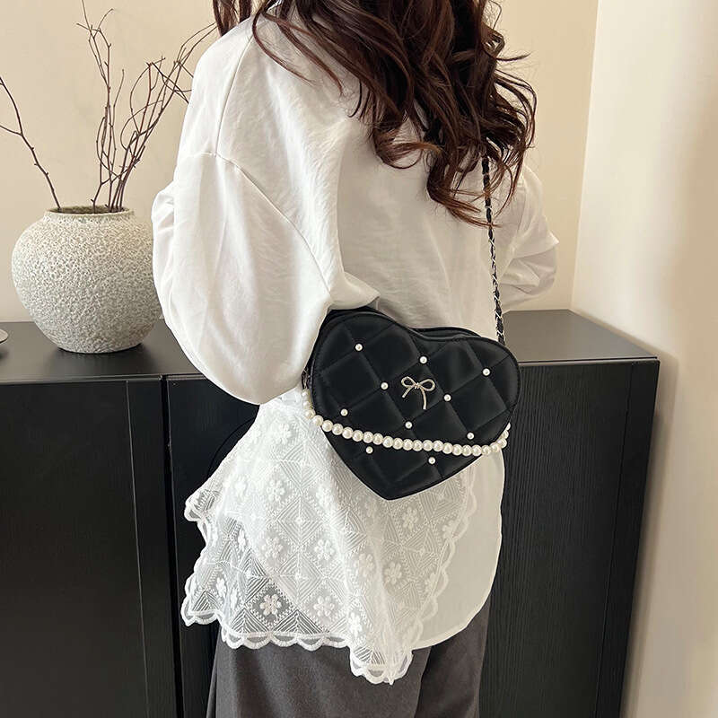 Mini Bag Designer women's handbag New Small Fragrant Style Ling Grid Chain Love Shaped Cute Crossbody Women's Commuter Bag