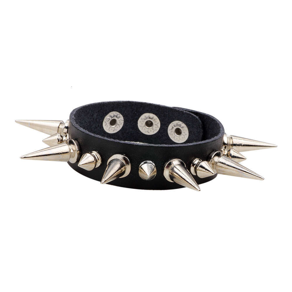 Personalized Fashion Trendy Rivet Men's High End Sensation Pointed Nail Bracelet