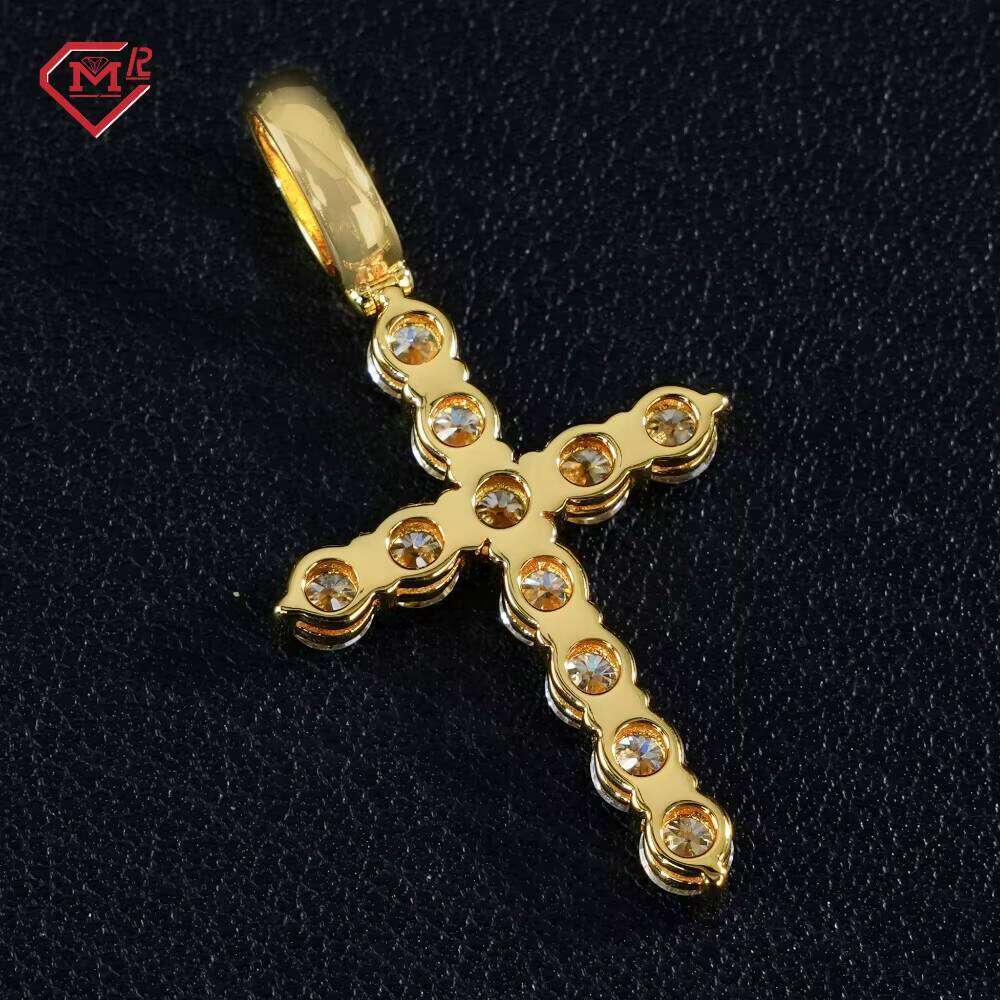 Hip Hop Cross Iced Necklace GRA VVS 3mm Round Custom Silicon Stone Pendant