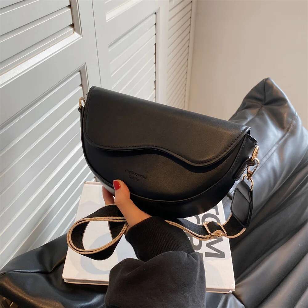 Designer Bag New Pu Leather Women's Crossbody With Stylish Red Wide Strap Fashionable Shoulder Solid Color Underarm Bags
