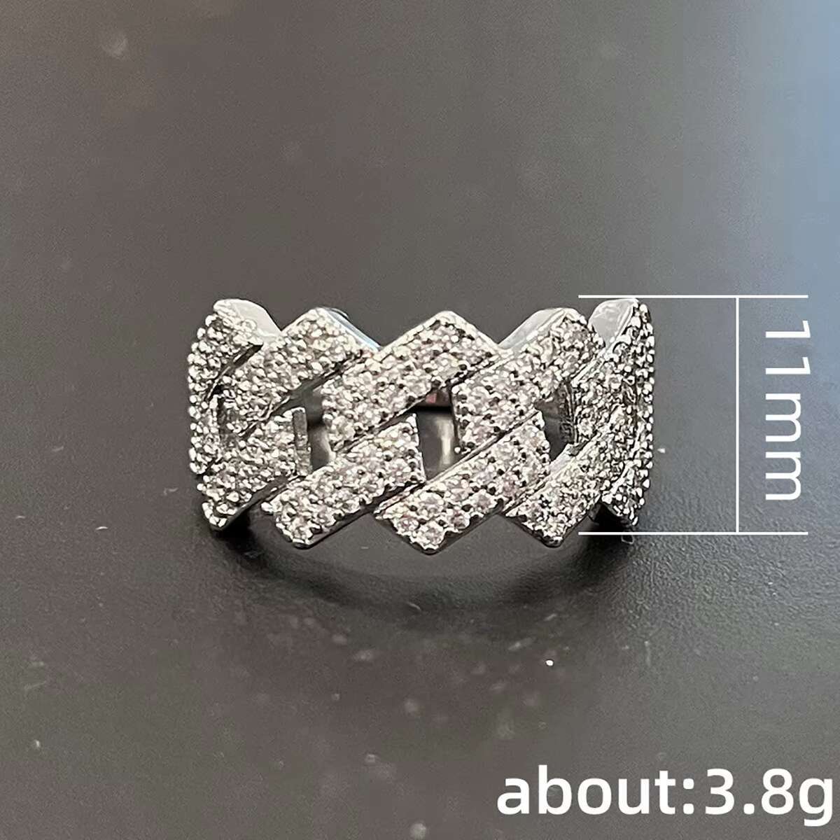 Huitan Hip Hop Style Geometric Twist Design Full Paved Dazzling Zircon Band Ring for Trend Wedding Silver Plated Rings Women/Men