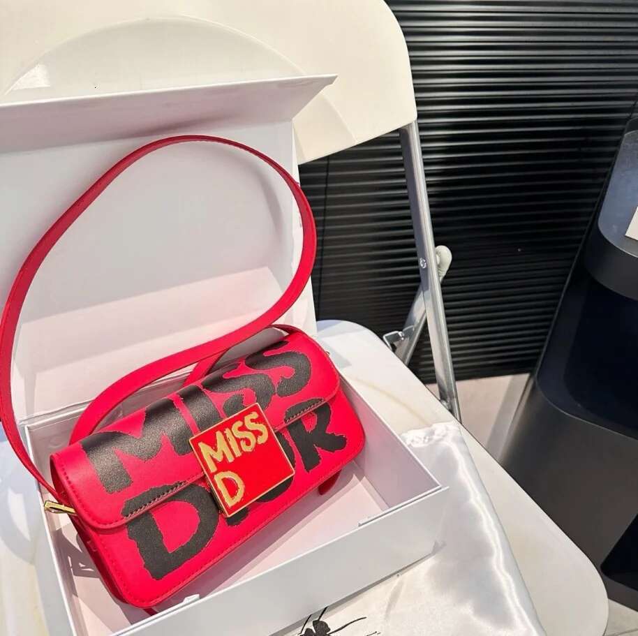 Single Shoulder The Armpit Spray Paint Patent Leather Explosive Fashion Bags Handbag 2025