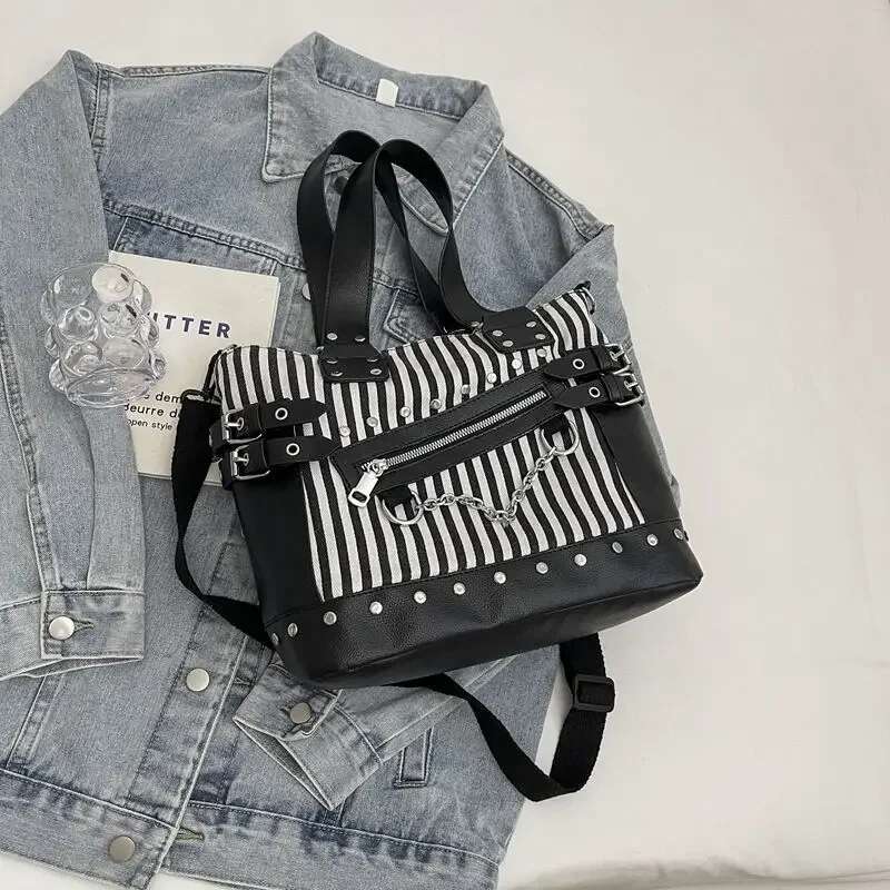 Designer bag New Arrival Punk Style Rivet Decor Shoulder Bag Chain Crossbody Tote Bag for Women Black