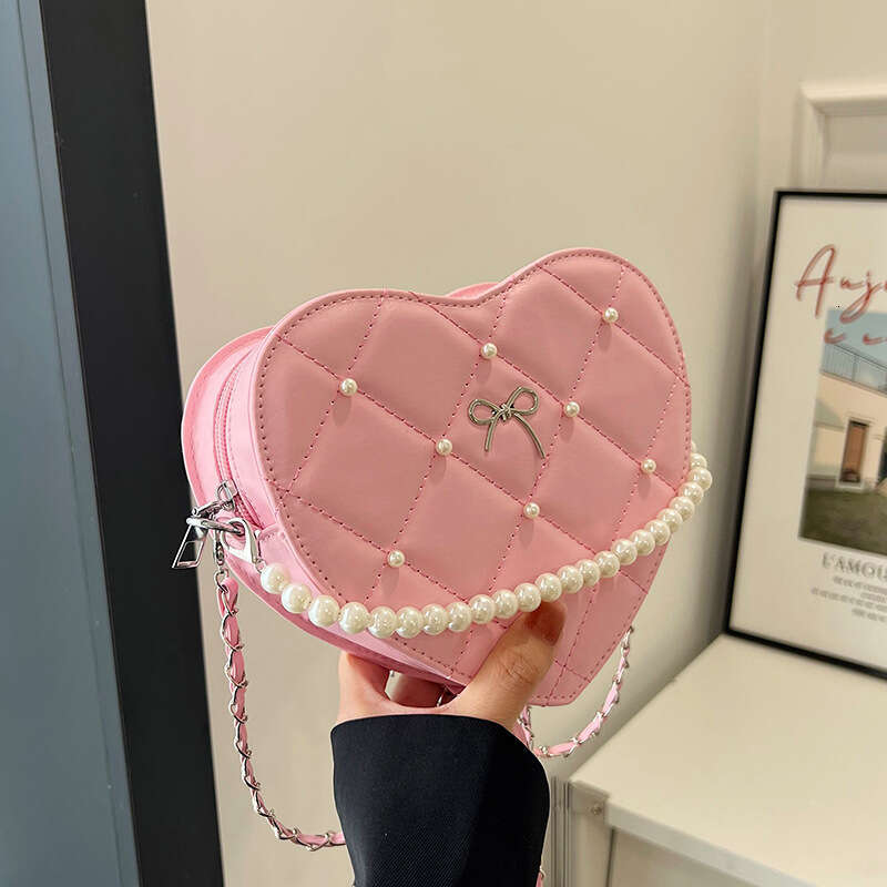 Mini Bag Designer women's handbag New Small Fragrant Style Ling Grid Chain Love Shaped Cute Crossbody Women's Commuter Bag