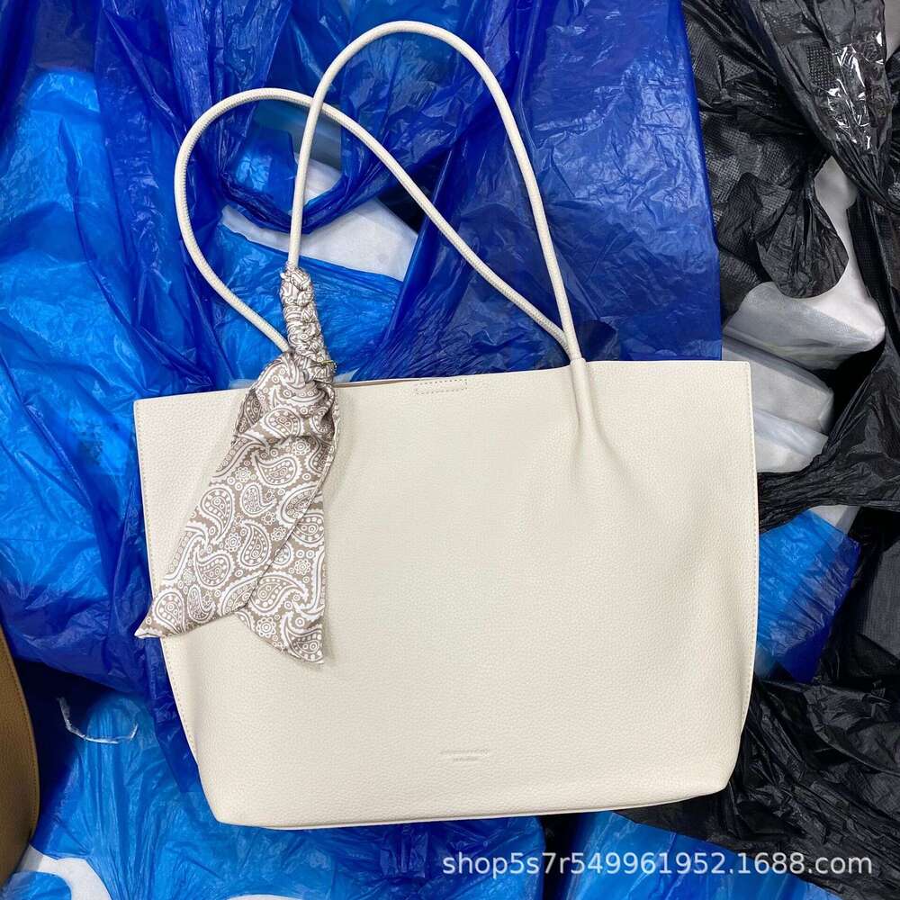 Designer Bag Silk Scarf Small Can Be Slung Diagonally Leather Rope Tote Shopping Single Shoulder Armpit Large Capacity Quality Genuine Leather Cow Sof