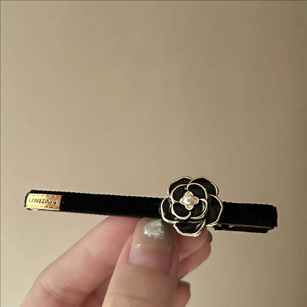 luxury 2Pcs French Retro Pearl Oil Drop Camellia Hair Clip Fashionable High-end Duck Beak Clips Elegant Hair Accessory For Women K251124