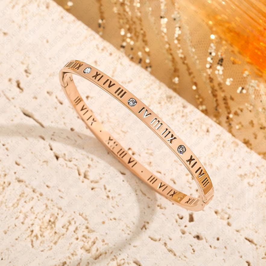 Designer Bracelet Bracelet for Women Stainless Steel 18K Gold Plated Bangle Diamond Letter Bangles Luxury Jewlery Designer for Women Elegant Sparkling