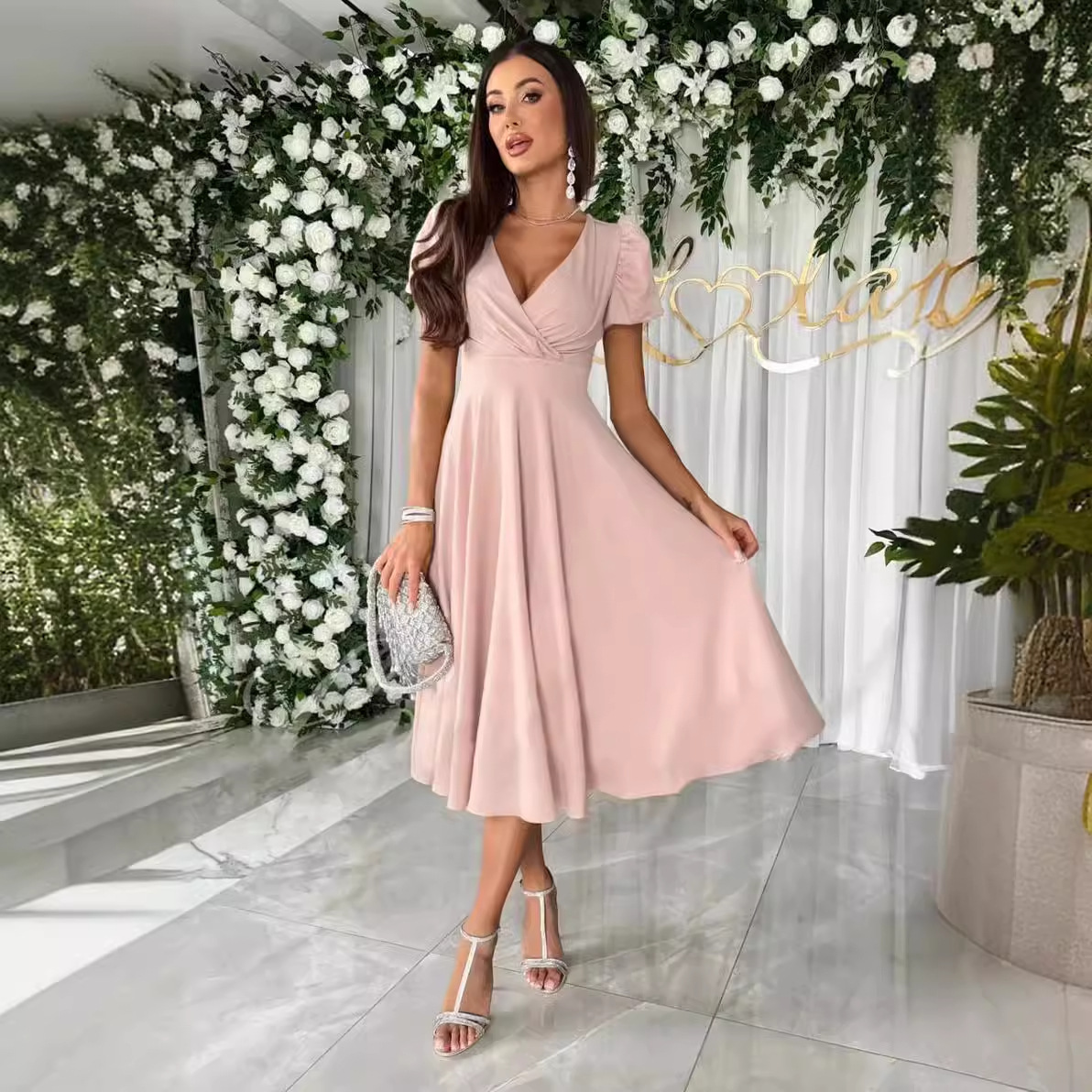 2024 new commuting solid color V-neck waist cinched bubble sleeves big swing dress for womens wear