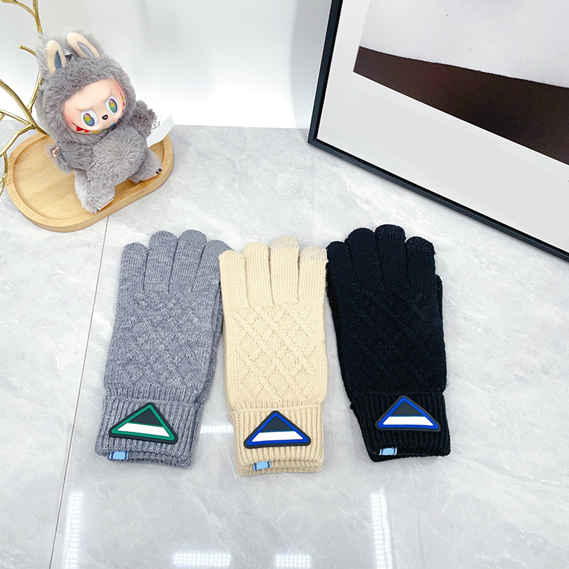 Five Fingers Gloves Mens Wool Gloves Luxury Designer Glove for Women Waterproof Riding Plus Velvet New Mens Thermal Fitness